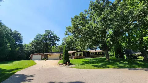 24103 Walnut Dr, Albert Lea, MN 56007