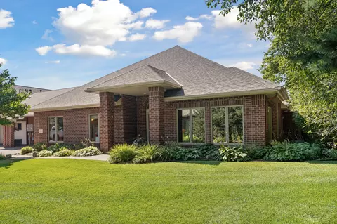 189 W Canyon Dr, Hudson, WI 54016