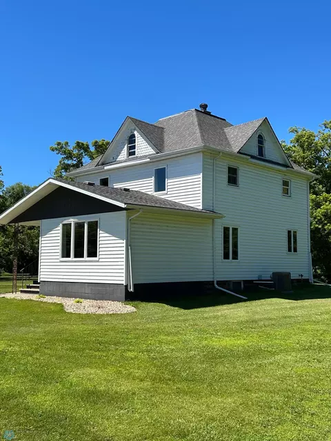 16455 66th St SE, Colfax, ND 58018 photo 3