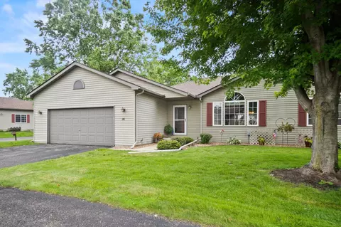 26 Carriage Ln, Owatonna, MN 55060