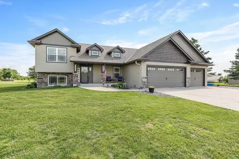 20863 Black Cherry Dr, Richmond, MN 56368
