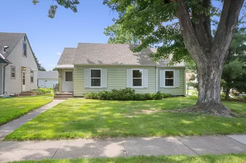 4417 Zenith Ave N, Robbinsdale, MN 55422