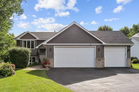 1407 Mary St N, Maplewood, MN 55119