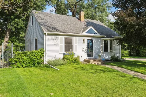 1084 Oxford St N, Saint Paul, MN 55103