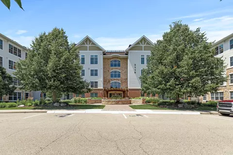 3110 N Chestnut St #405, Chaska, MN 55318