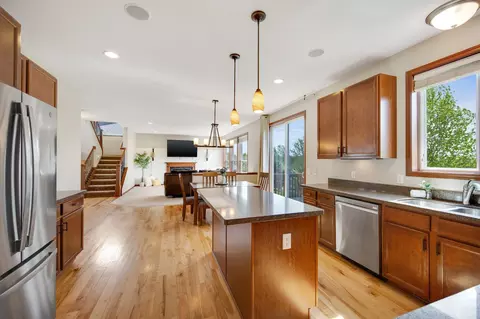 2864 Liberty Trl, Woodbury, MN 55129