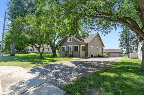 820 Broadway Ave S, Cokato, MN 55321