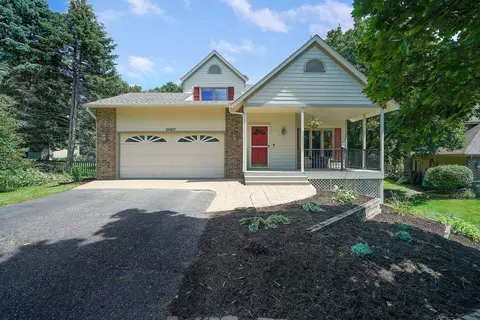 10457 Covington Cir, Eden Prairie, MN 55347