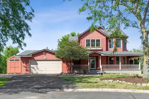 140 Pond View Dr, Loretto, MN 55357