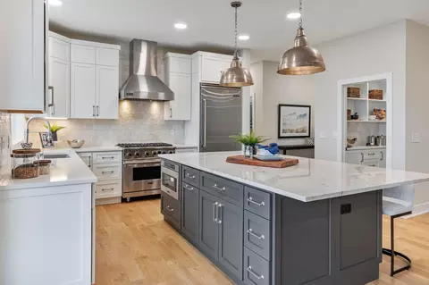 Kitchen - 2 Maclynn Rd, Excelsior, MN 55331 photo 6 of 8