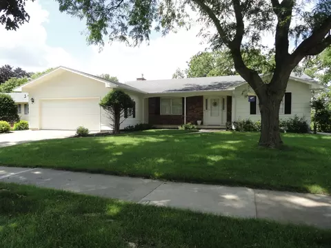 2017 Telemark Ln NW, Rochester, MN 55901