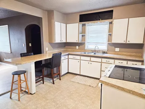 133 E Nelson Ave, Warren, MN 56762 photo 7