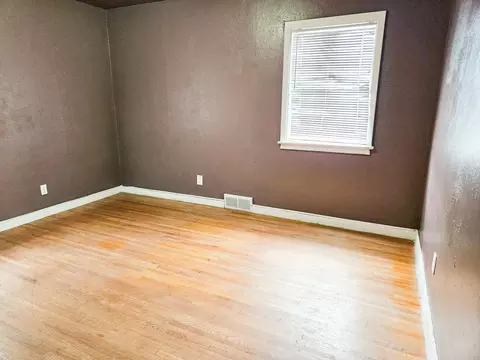 133 E Nelson Ave, Warren, MN 56762 photo 18