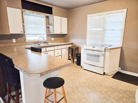 133 E Nelson Ave, Warren, MN 56762 photo 3