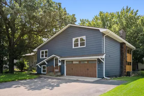 6935 Winsdale St N, Golden Valley, MN 55427