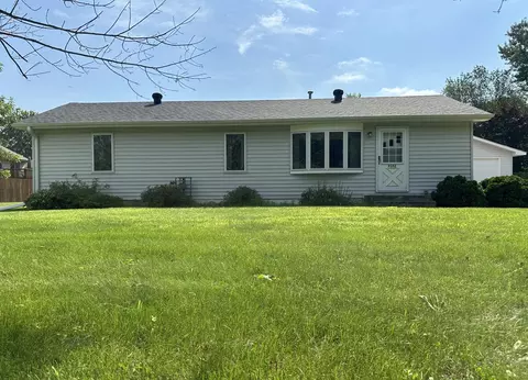 7172 Lakeview Dr, Lino Lakes, MN 55014