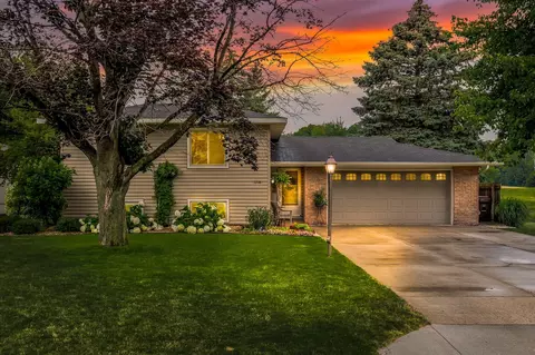1218 Park Ln, Hastings, MN 55033