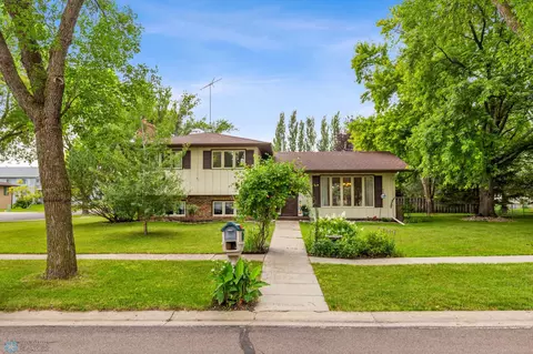 1602 American Way St S, Fargo, ND 58103