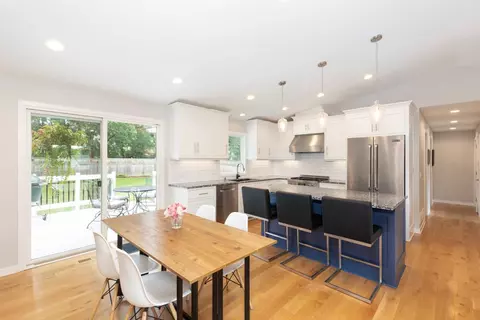 7032 Springhill Cir, Eden Prairie, MN 55346