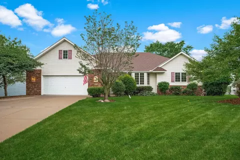 2620 Nemitz Ave E, Maplewood, MN 55119