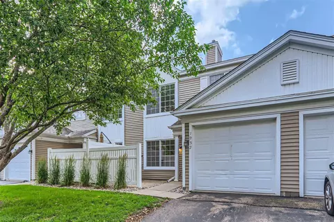 1932 Kyle Way, Eagan, MN 55122 photo 2