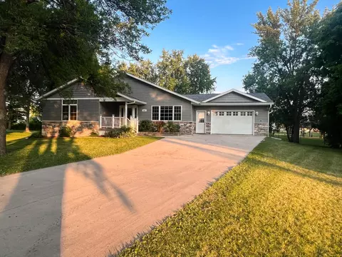 509 1st Ave S, Raymond, MN 56282