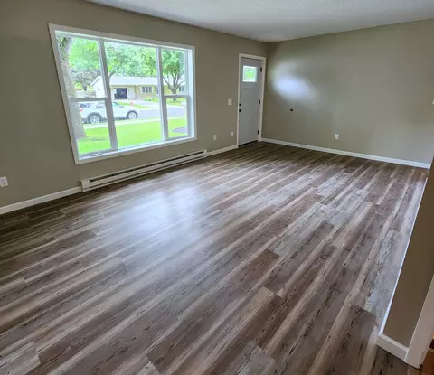 1012 Irene Ave SE, Willmar, MN 56201 photo 4