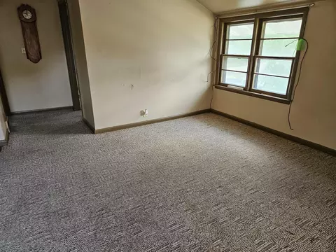 705 8th St E, Thief River Falls, MN 56701 photo 3