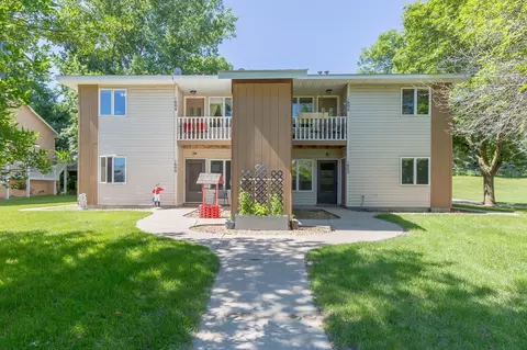 1600 Roundhouse Cir, Shakopee, MN 55379
