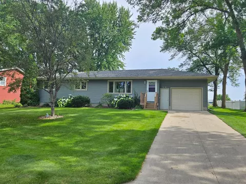 604 13th Ave SE, Waseca, MN 56093