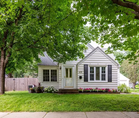 625 8th St SW, Rochester, MN 55902