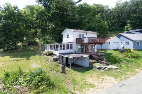 30825 Dickson Rd, La Crescent, MN 55947