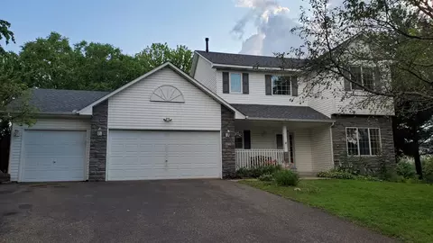 8455 Ashford Rd, Woodbury, MN 55125