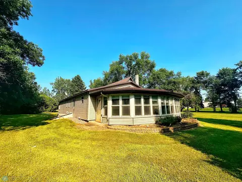 206 Main Ave, Colgate, ND 58046 photo 2