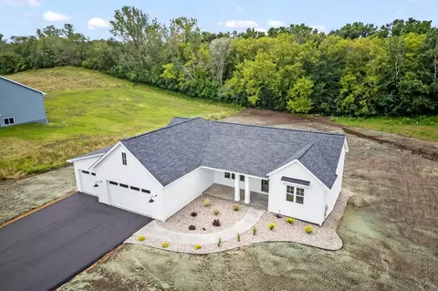 368 Moelter Ln, Hudson, WI 54016