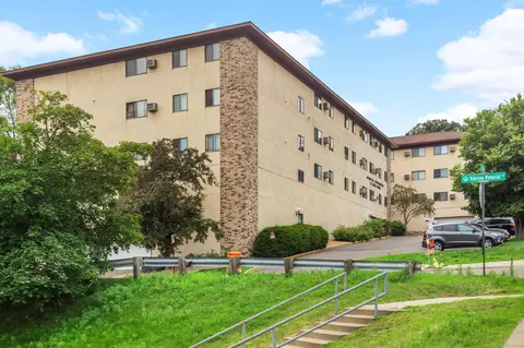 221 Grand Ave W #113, South Saint Paul, MN 55075
