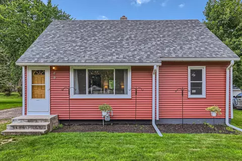 69 Ferndale St N, Maplewood, MN 55119