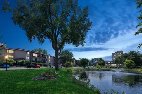 1640 Highway 36 W #137, Roseville, MN 55113