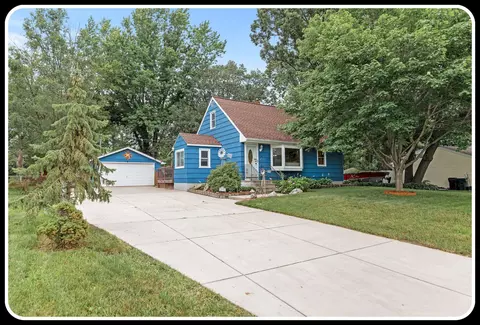 5891 Hodgson Rd, Shoreview, MN 55126