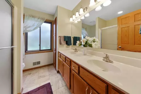 3785 Blackhawk Ridge Cir, Eagan, MN 55122 photo 24