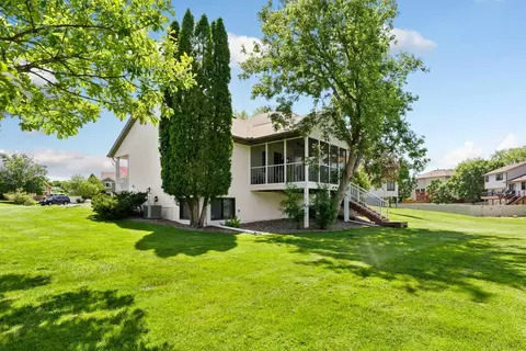 3785 Blackhawk Ridge Cir, Eagan, MN 55122 photo 4