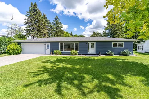 1318 Sunny St, Crookston, MN 56716
