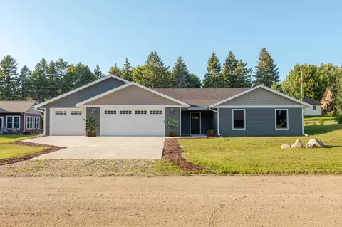 704 E Broadway St, Starbuck, MN 56381