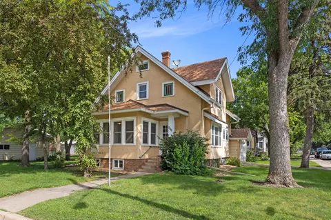 500 Center St NW, Silver Lake, MN 55381