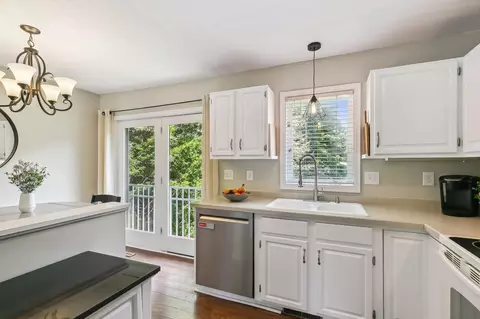 2032 Vienna Ln, Eagan, MN 55122 photo 12