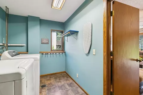 2032 Vienna Ln, Eagan, MN 55122 photo 24