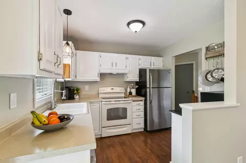 2032 Vienna Ln, Eagan, MN 55122 photo 10