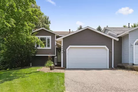 2032 Vienna Ln, Eagan, MN 55122