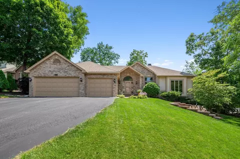 9619 Briar Cir, Bloomington, MN 55437