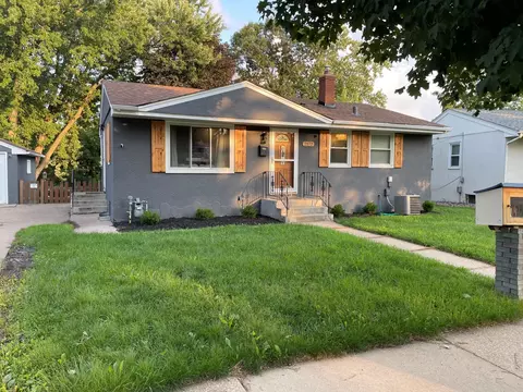 2172 Hawthorne Ave E, Saint Paul, MN 55119